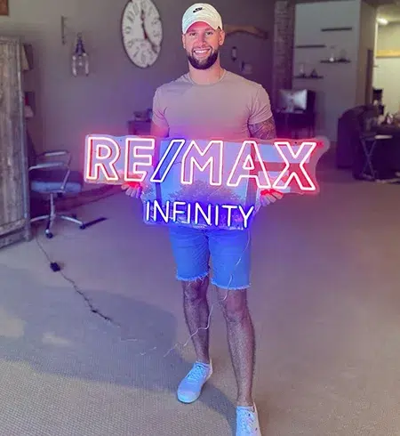 Neon LED na zamówienie w dwóch kolorach linii